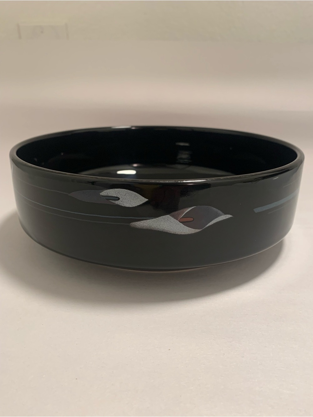 Mikasa Galleria OPUS BLACK CALLA LILLY 8 1/2” Round Vegetable Bowl